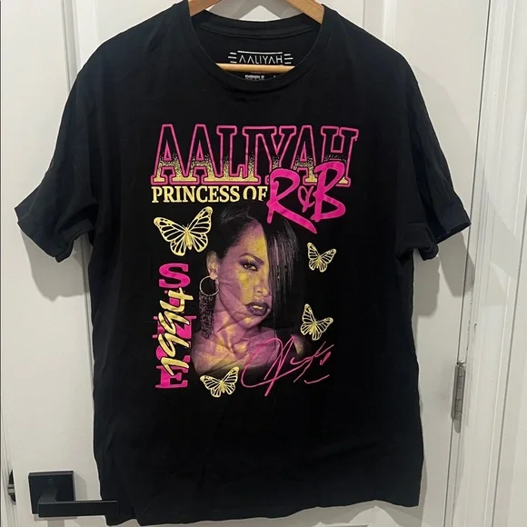 Aaliyah Black Graphic Tee - Short Sleeve - Picture 1 of 4